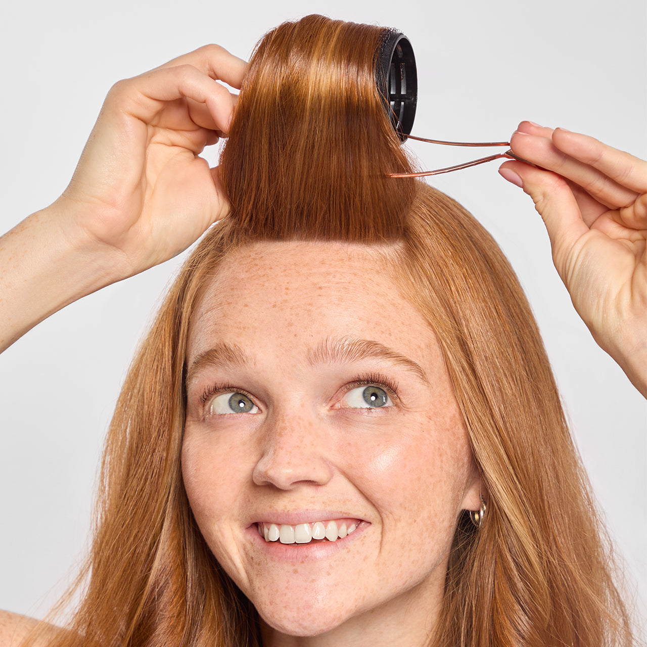 0331-KitschxHairByChrissy-CeramicThermalRollers-Model-1280x1280px