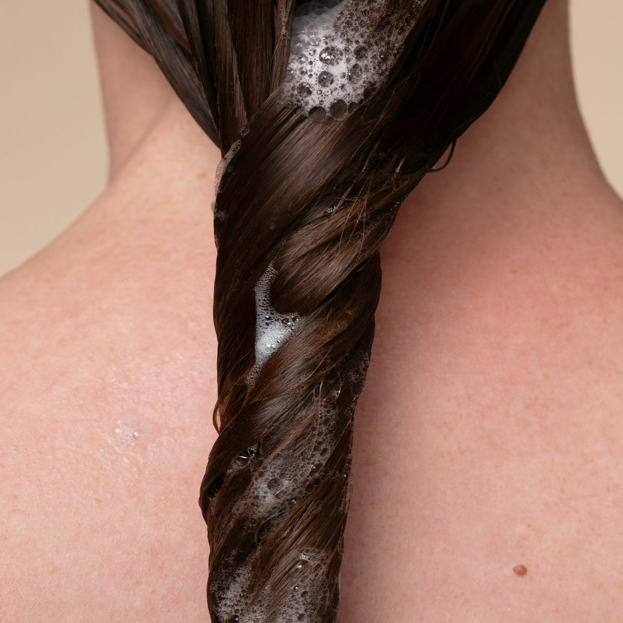 505886-505909-505923-505947-507873-505961-LiquidShampoo-Model-1280x1280px_f6ae271a-f75d-4cd3-908c-587c7876fee1