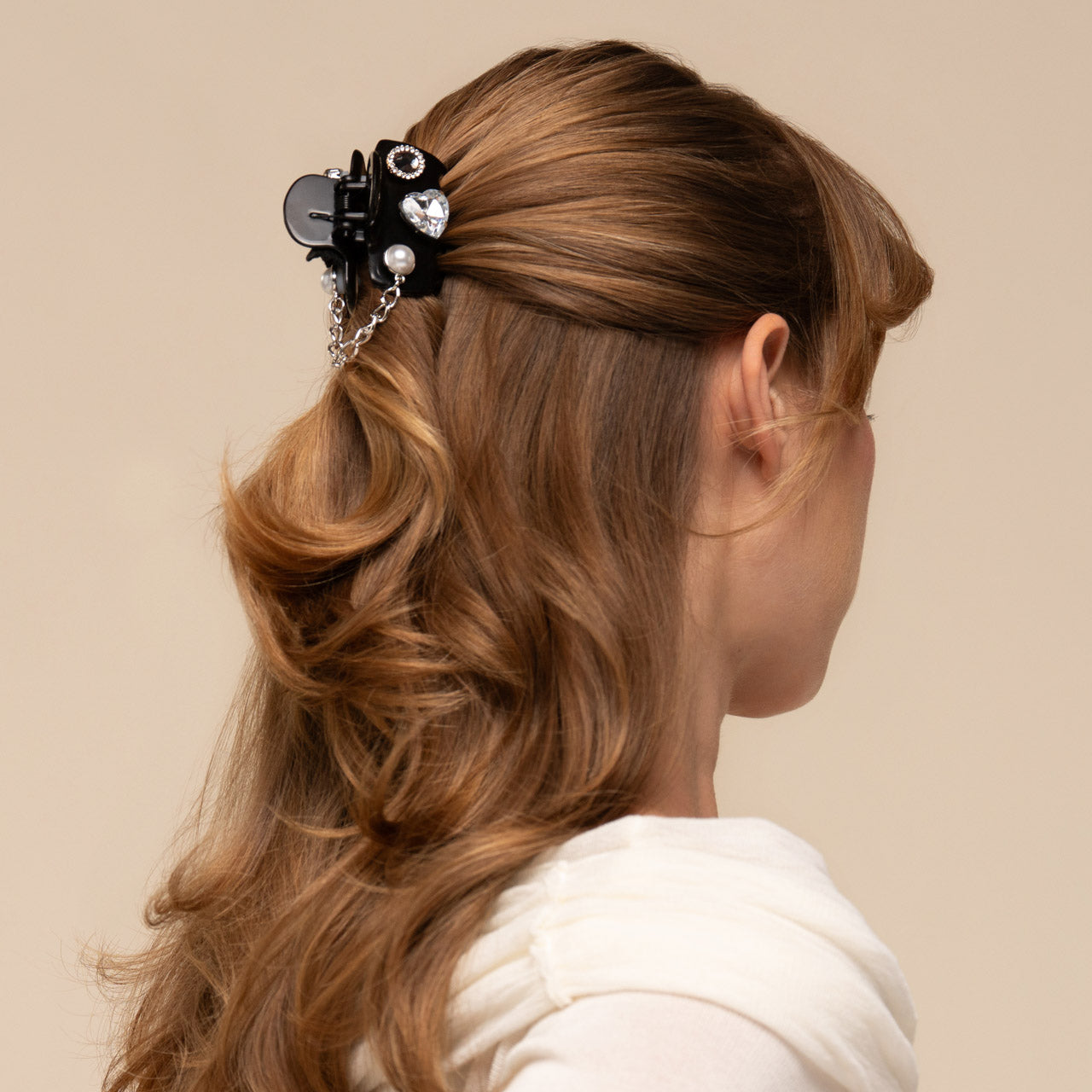 509167-KitschPop-Charms_CloudClip-7pc-Set-Vintage-Black-Model-2-1280x1280px