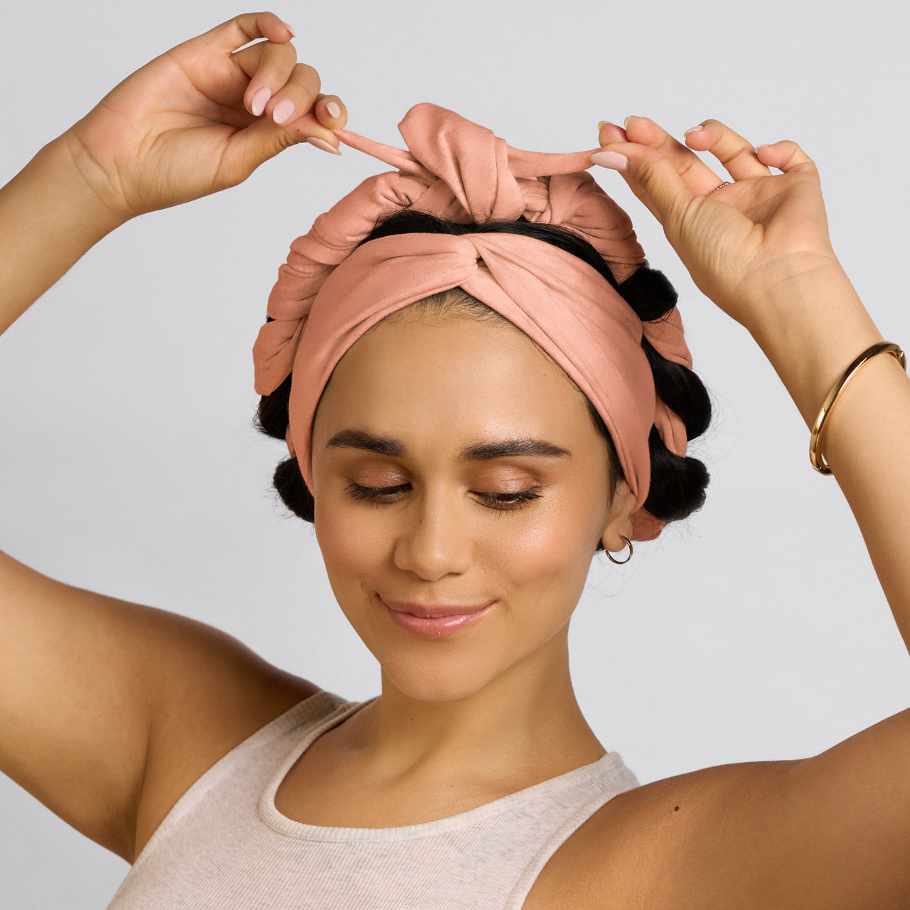 510194-Set_FlowActiveHeadband-Terracotta-Sleep-Model-1280x1280px