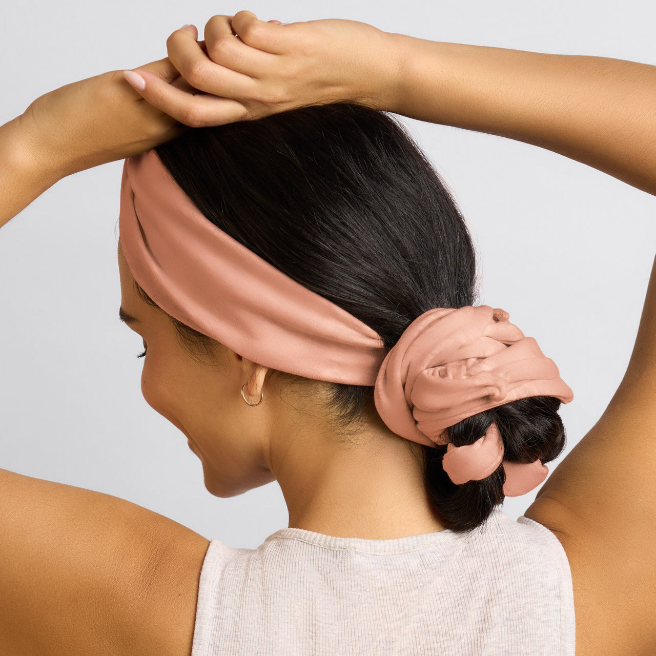 510194-Set_FlowActiveHeadband-Terracotta-Sleep-Model-4-1280x1280px