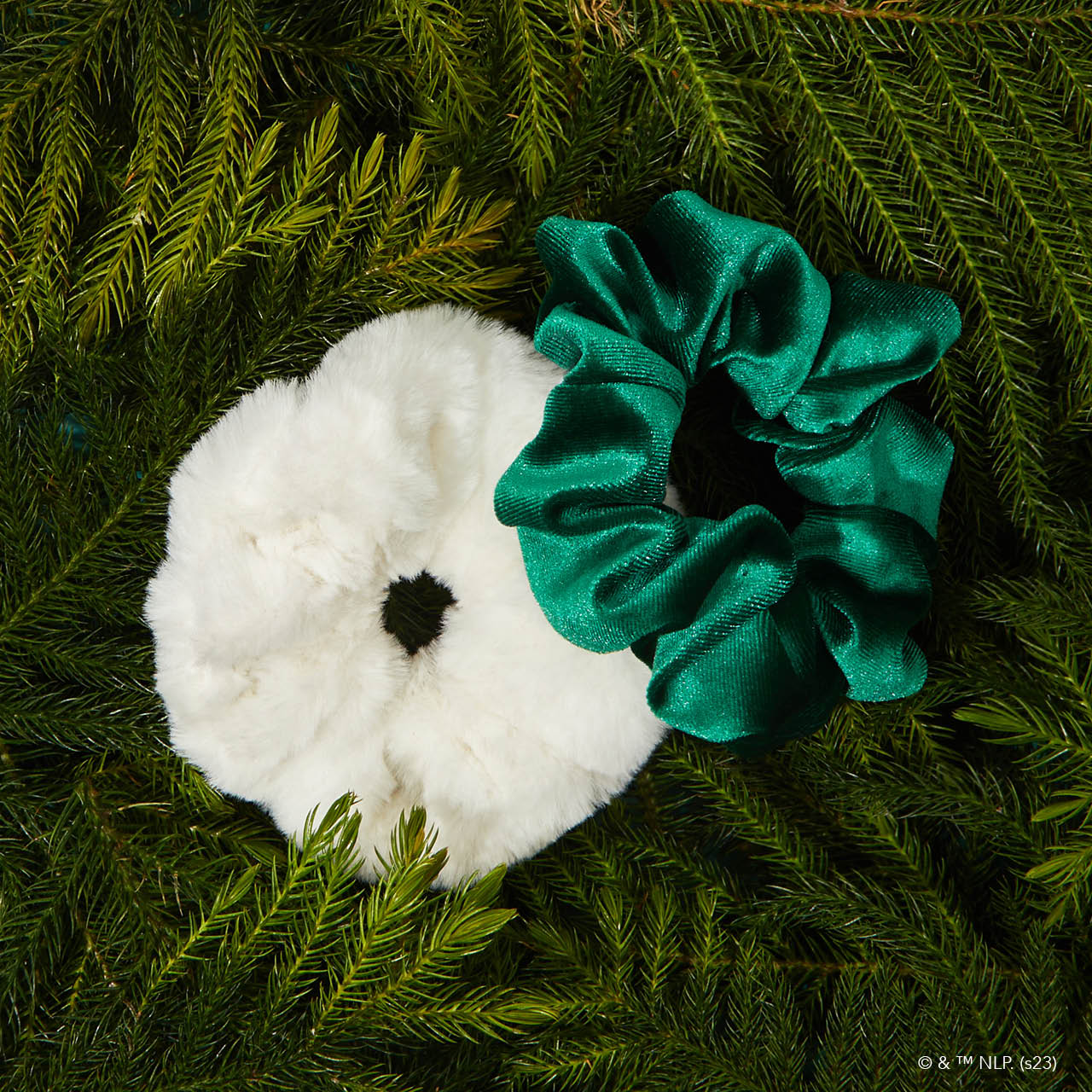 61944-ElfxKitsch-CreativeProductShoot-Scrunchies-2pc-ElfTuxedo-1280x1280px