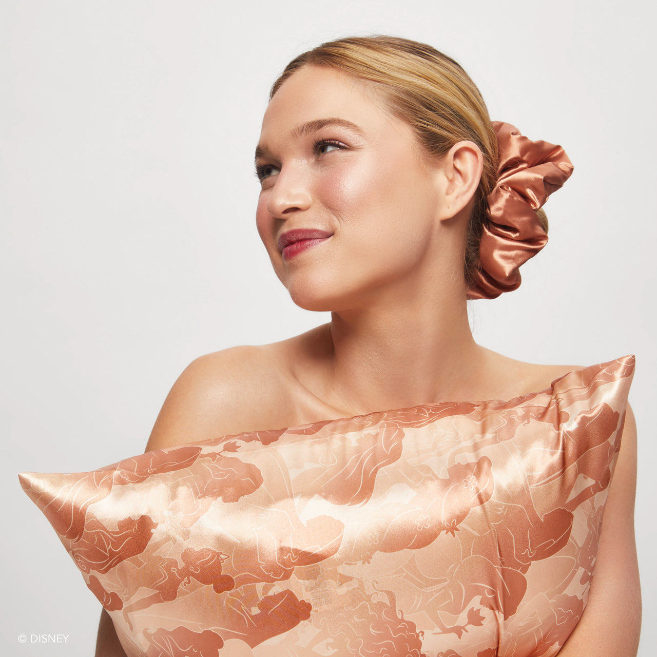 62934-63788-62958-DisneyPrincessxKitsch-SatinPillowcase-SatinPillowScrunchies-PrincessParty-DesertCrown-Model-1280x1280px