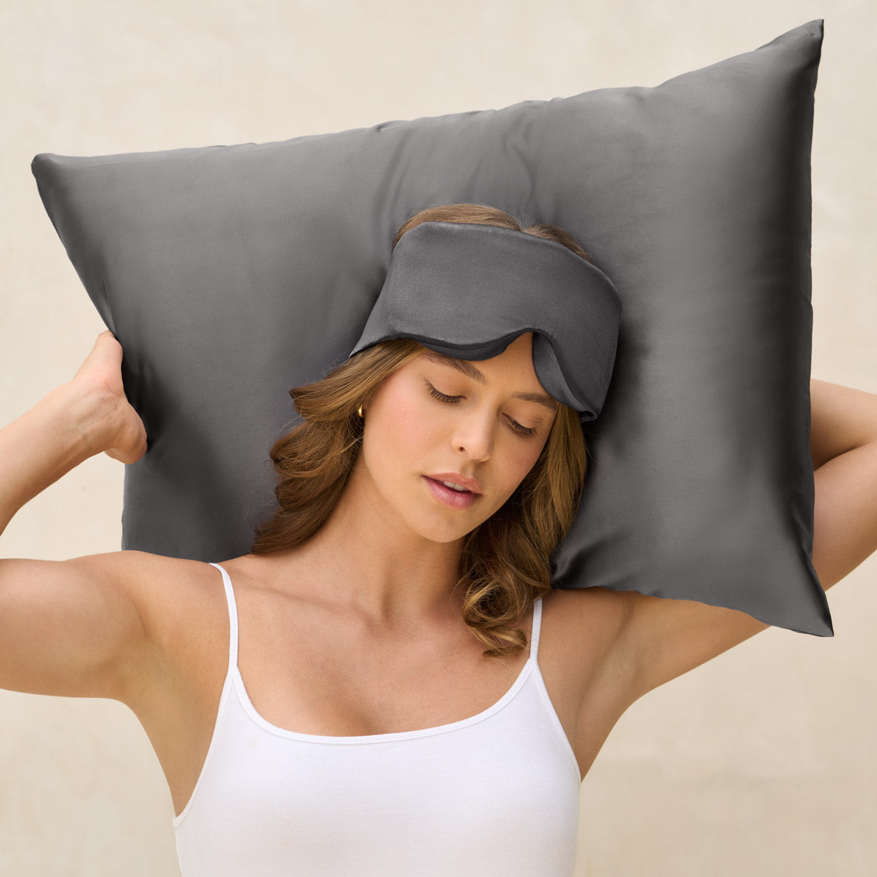 69131-6332-ContourPillowEyeMask-SatinPillowcase-Charcoal-Sleep-Model-2-1280x1280px