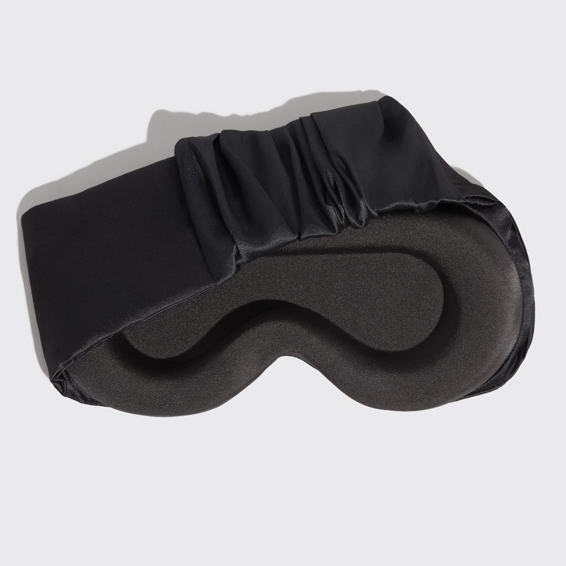 69131-ContourPillowEyeMask-Charcoal-Sleep-2-1280x1280px