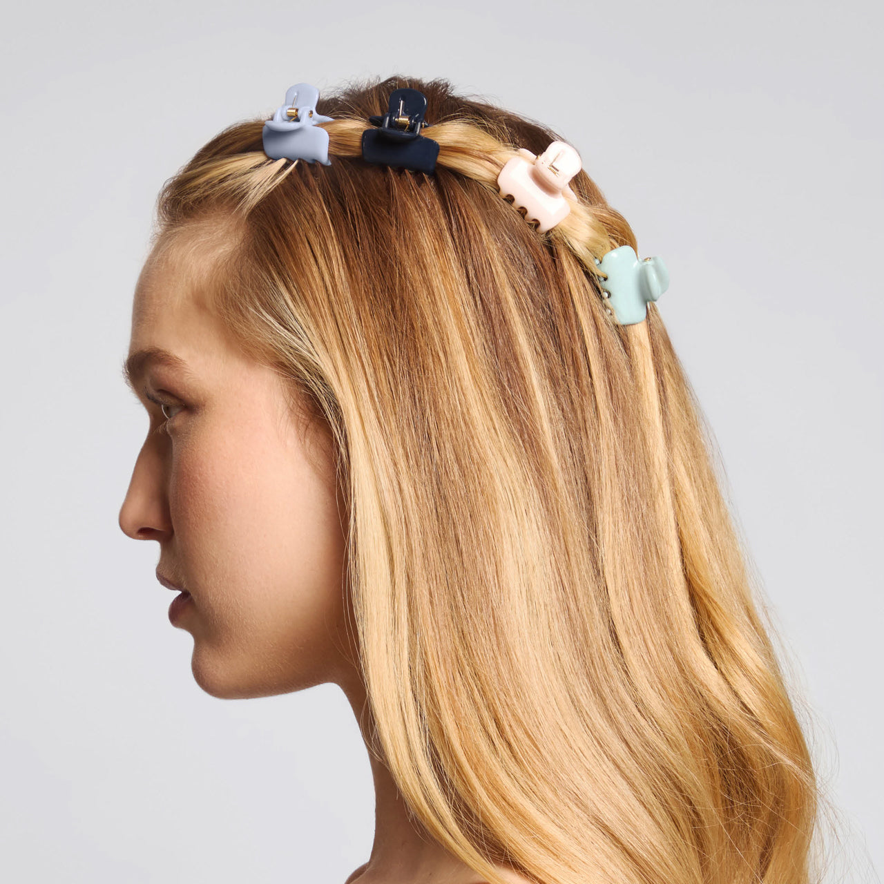 69209-MiniCloudClawClips-8pc-Hair-GardenBouquet-Model-1280x1280px